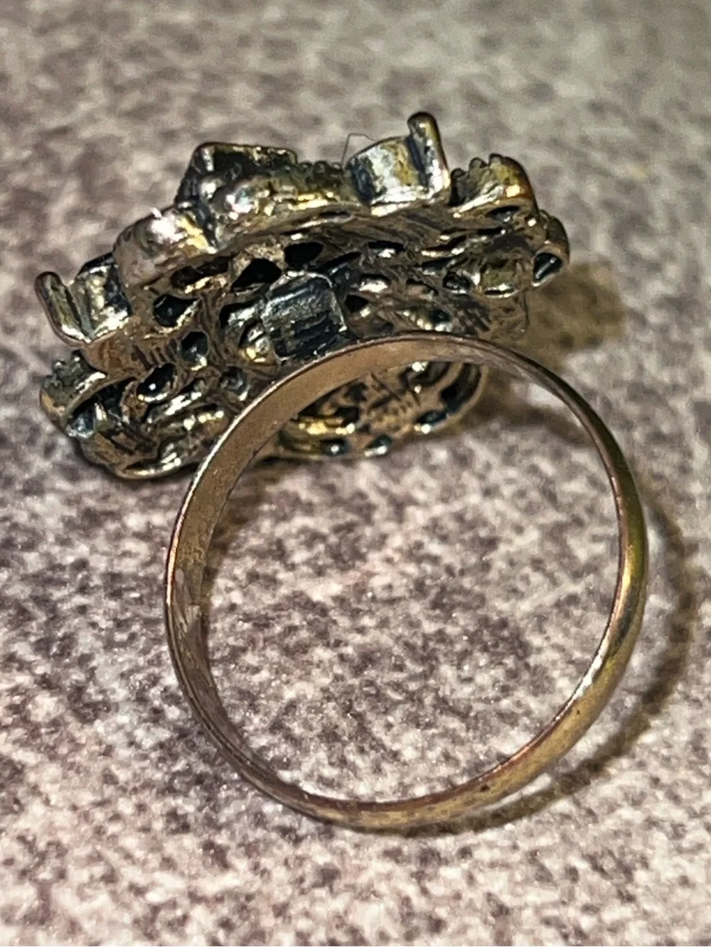 Vintage Black and Silver Crystal Filigree Ring